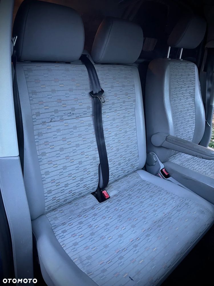 Volkswagen Transporter T5 - 37