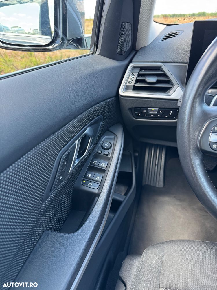 BMW Seria 3 320d Aut. - 24