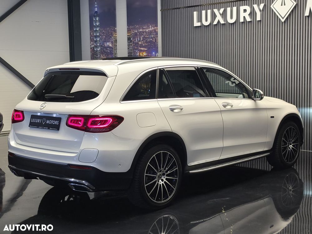 Mercedes-Benz GLC 300 e 4Matic 9G-TRONIC AMG Line Plus - 4