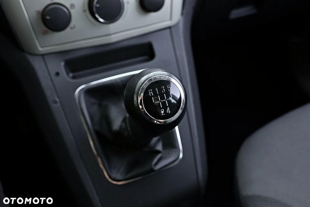 Opel Zafira - 30