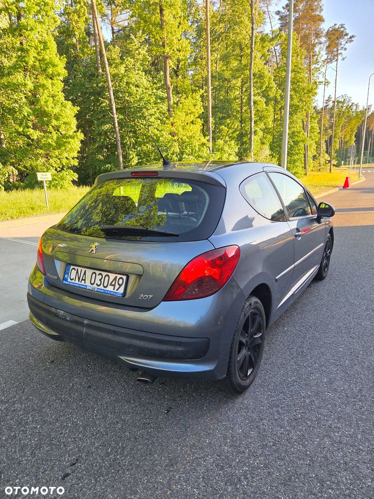 Peugeot 207 - 6