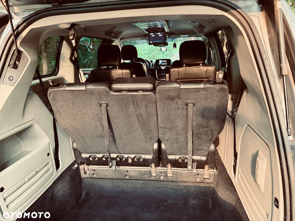 Chrysler Town & Country 3.6 Touring - 13