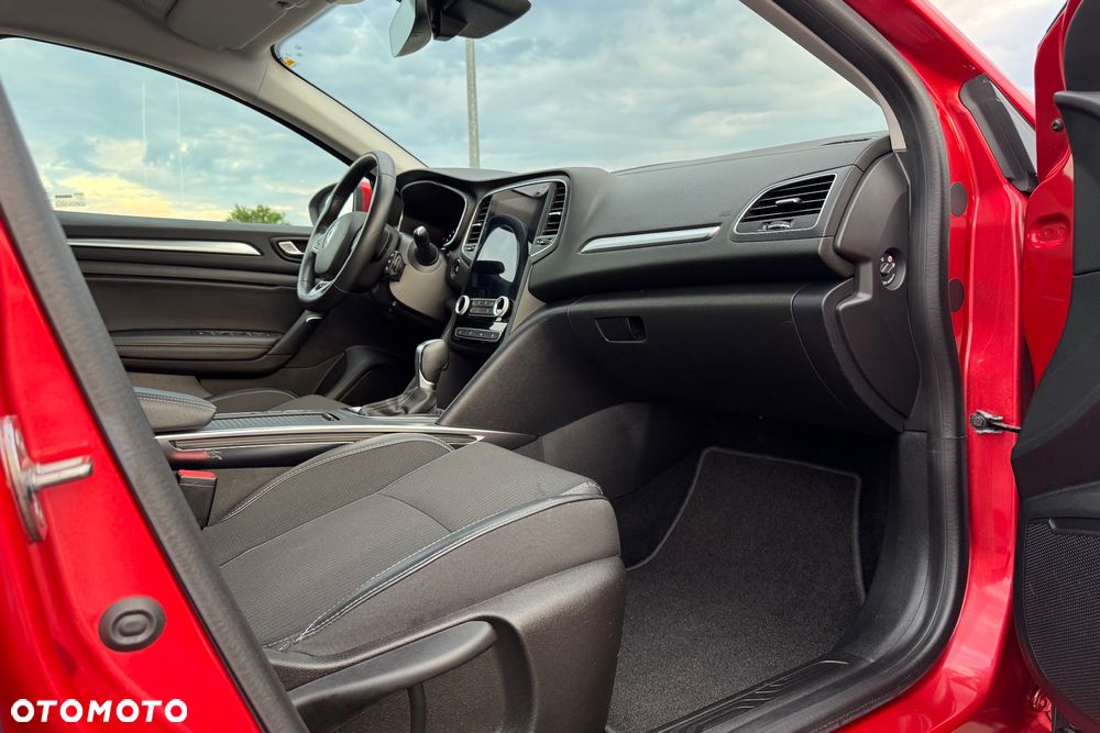Renault Megane 1.3 TCe FAP Techno EDC - 32