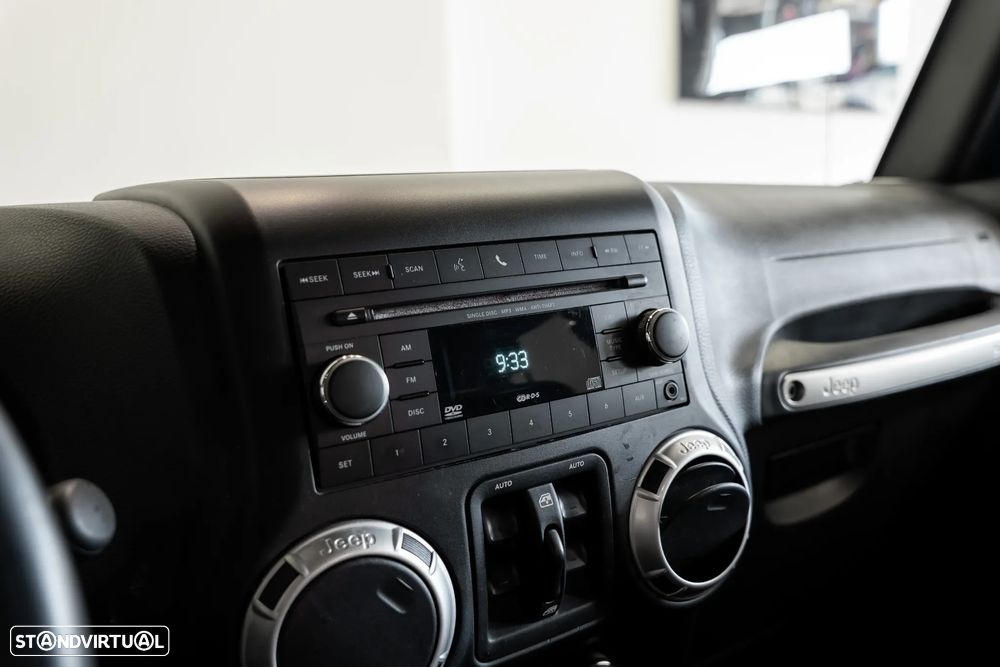 Jeep Wrangler Unlimited 2.8 CRD ATX Sahara Adventure Edition - 24