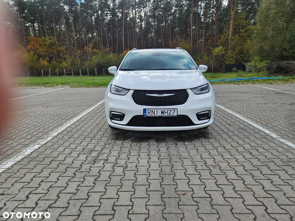 Chrysler Pacifica - 1