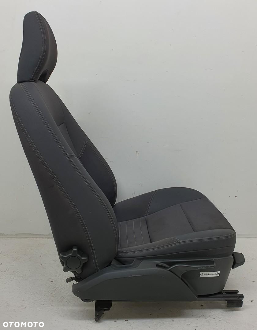 FOTEL PASAŻERA PRAWY PRZÓD VOLVO V50 EUROPA - 9