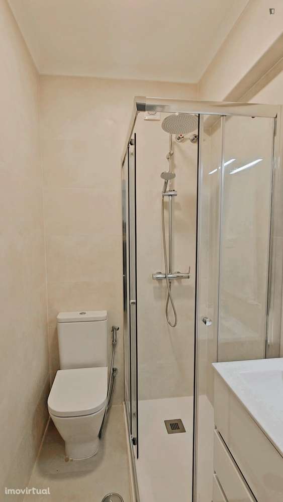 Quarto - localizado em Almada Lisbon - Grande imagem: 4/8