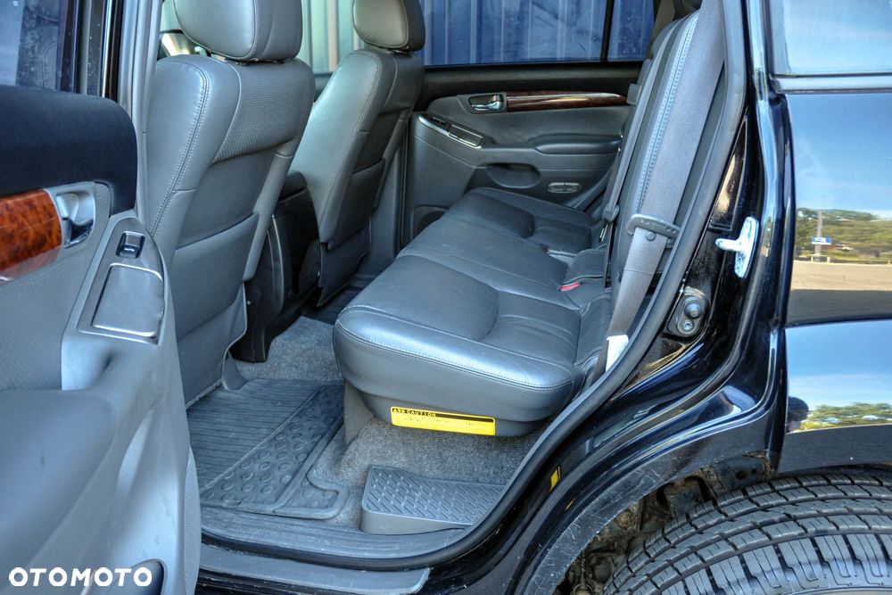 Toyota Land Cruiser - 8