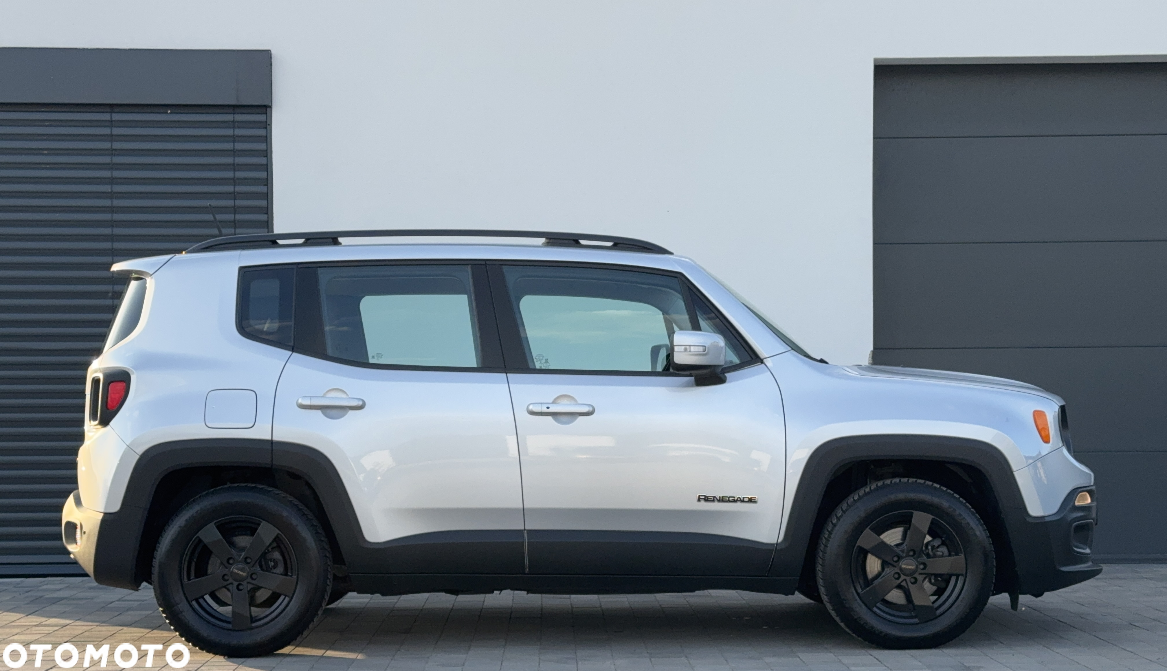 Jeep Renegade 1.6 E-TorQ Longitude FWD - 3