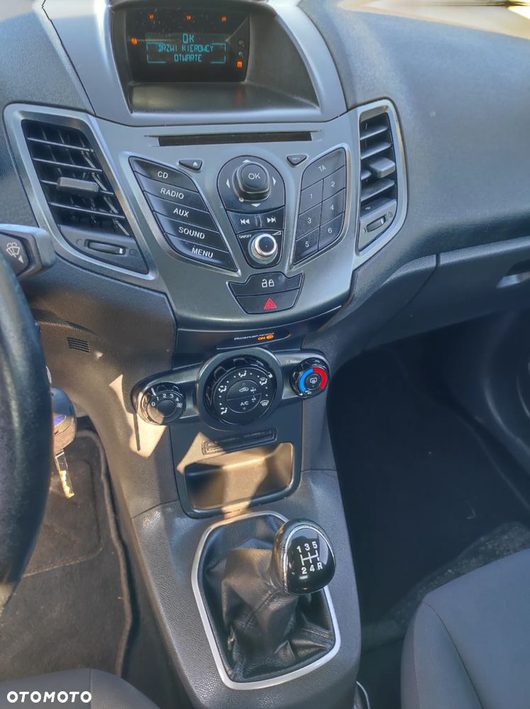 Ford Fiesta 1.25 Celebration - 12