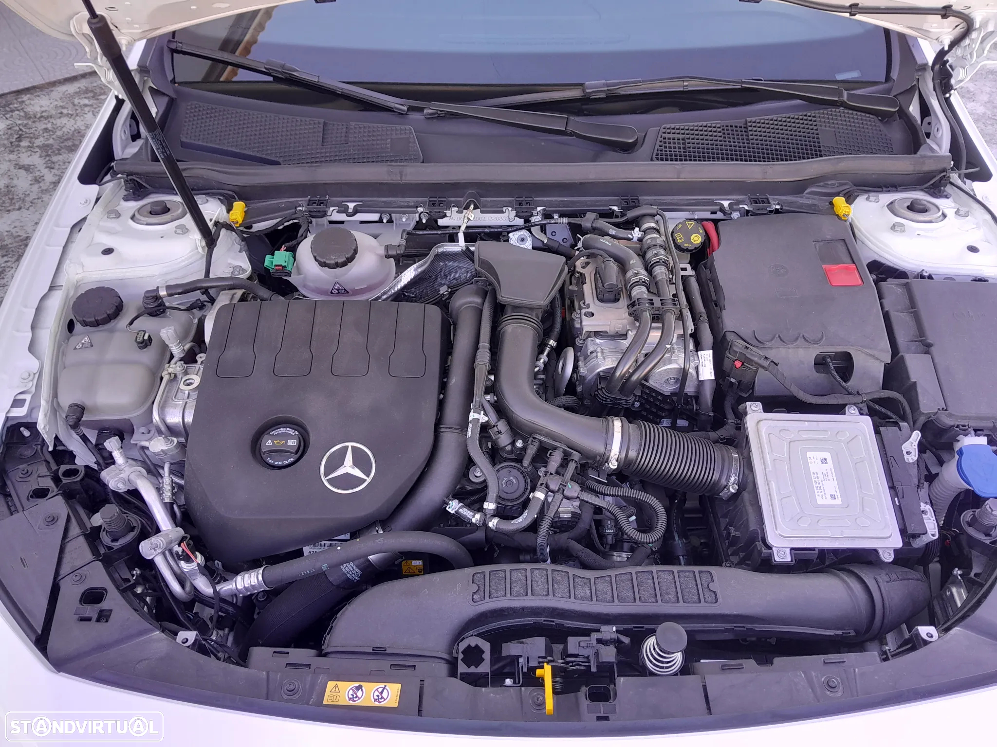 Mercedes-Benz A 250 Limousine e AMG Line - 53
