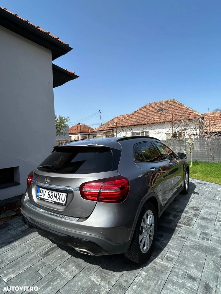 Mercedes-Benz GLA 220 4MATIC - 5