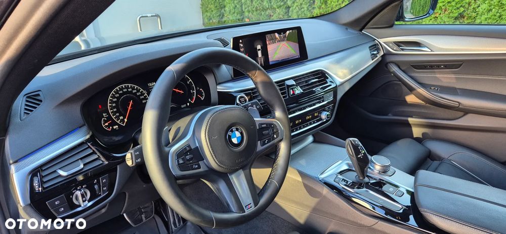 BMW Seria 5 520d xDrive M Sport sport - 11