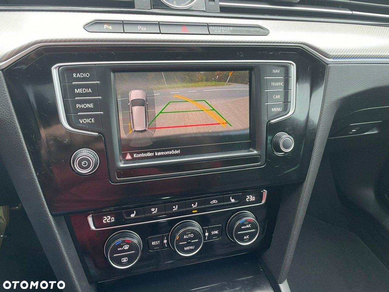 Volkswagen Passat - 12