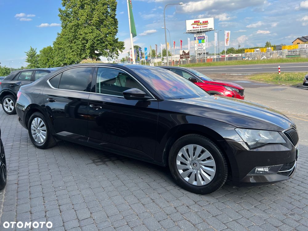 Skoda Superb 1.6 TDI GreenLine - 6