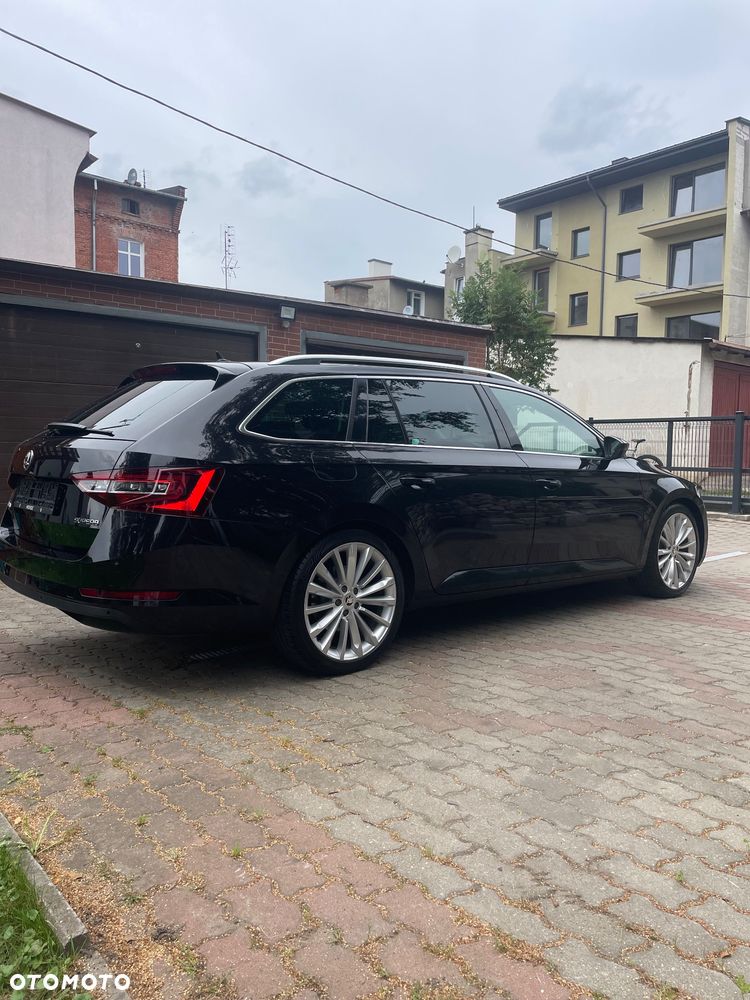 Skoda Superb 2.0 TDI DSG Style - 4