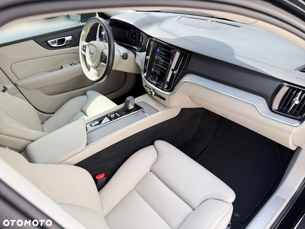 Volvo V60 Cross Country - 26