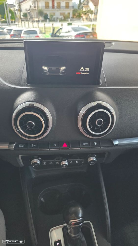 Audi A3 Limousine 1.6 TDI S tronic sport - 32