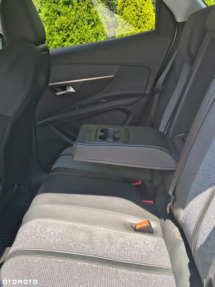 Peugeot 3008 1.5 BlueHDi Allure S&S - 21