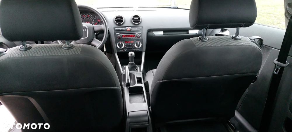 Audi A3 1.6 Ambiente - 21