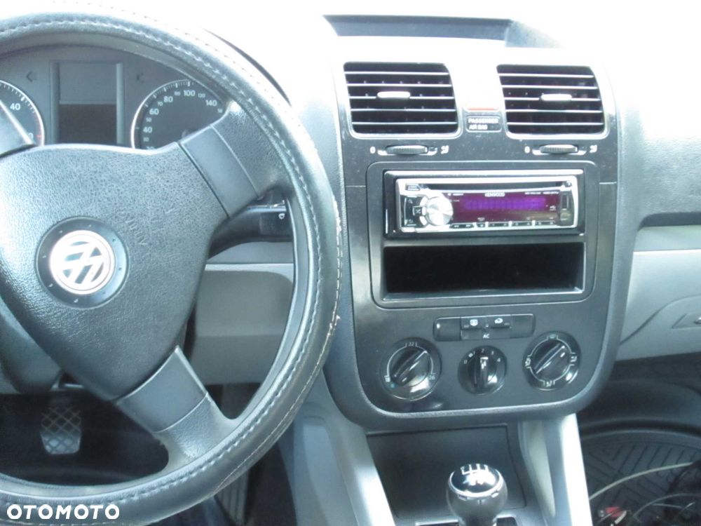 Volkswagen Jetta - 8