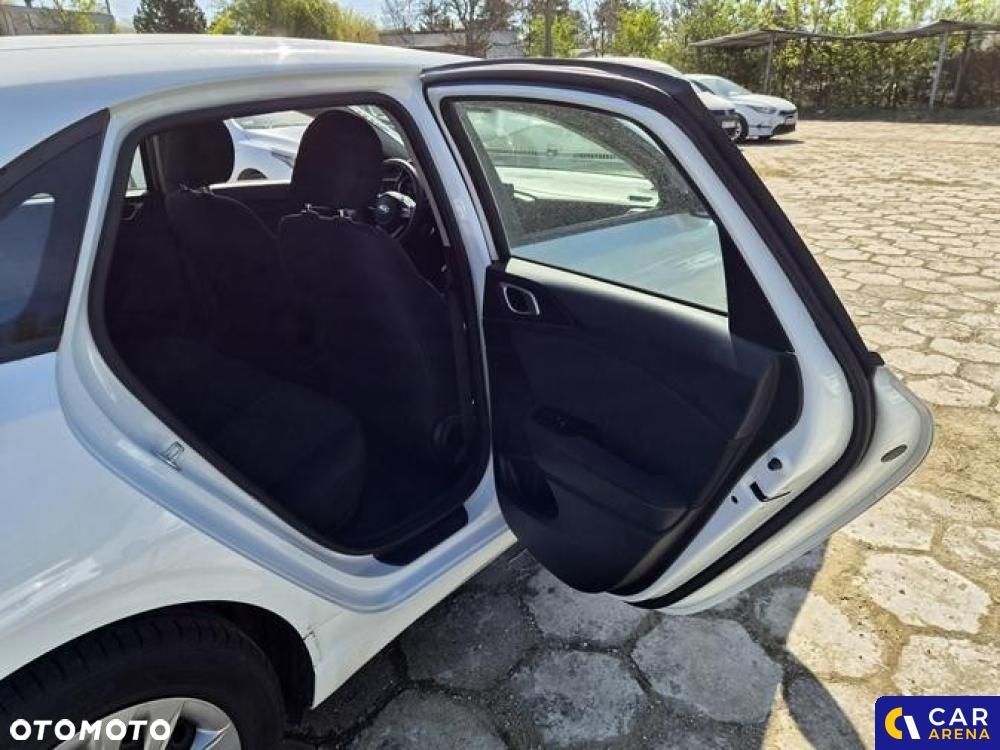 Kia Ceed - 34