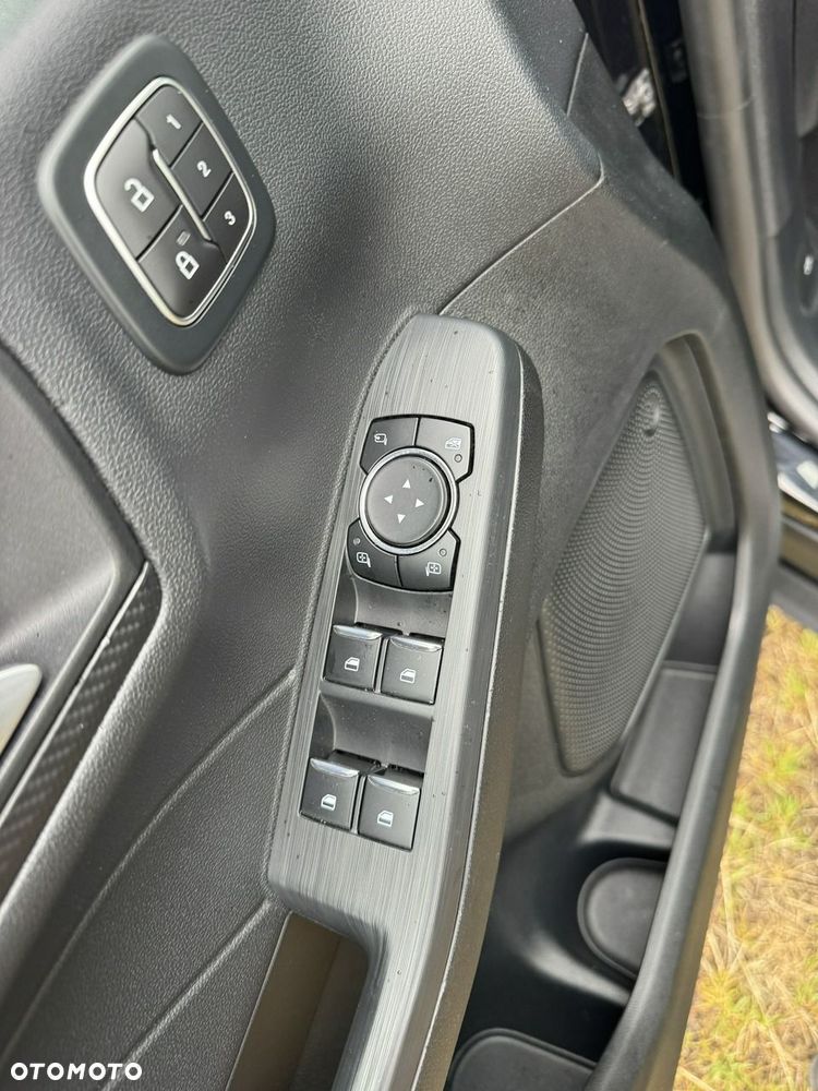 Ford Kuga - 21
