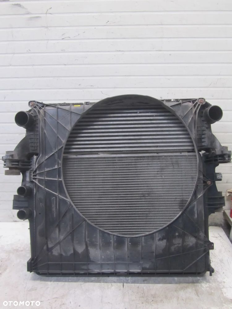 Iveco Daily 16->3.0 HPI EURO 6 komplet chłodnic-obudowa wentylatorów - 1