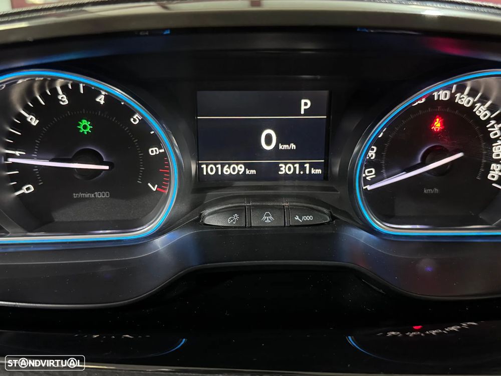 Peugeot 2008 1.2 PureTech Allure EAT6 - 6