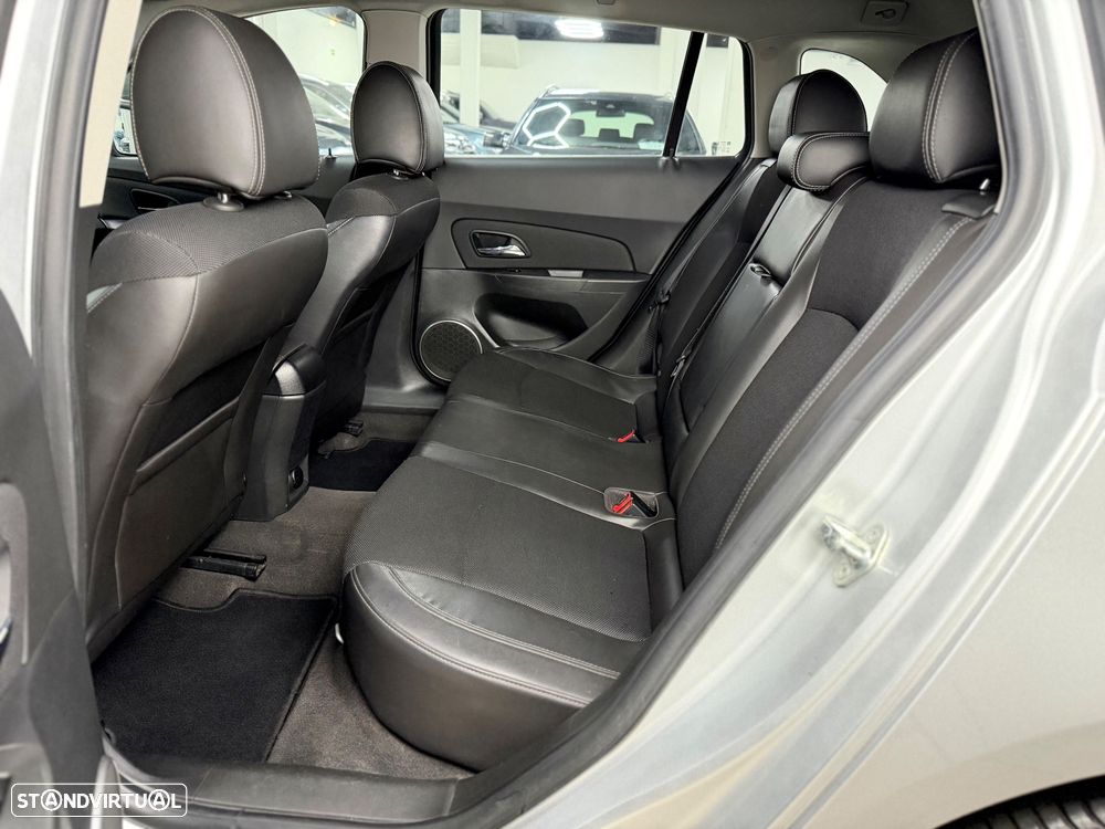 Chevrolet Cruze SW 1.7 VCDi LTZ - 21
