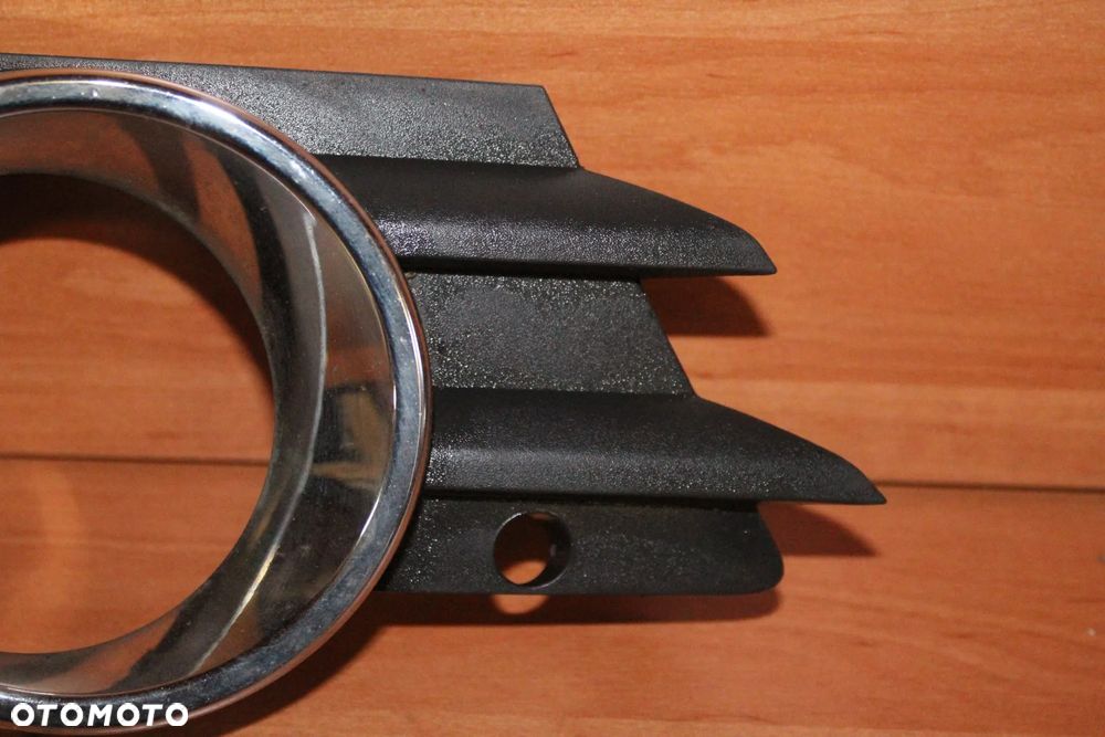 KRATKA HALOGENU PRAWA PRAWY PRZÓD OPEL MERIVA A PO LIFT CHROM 13193537 - 3