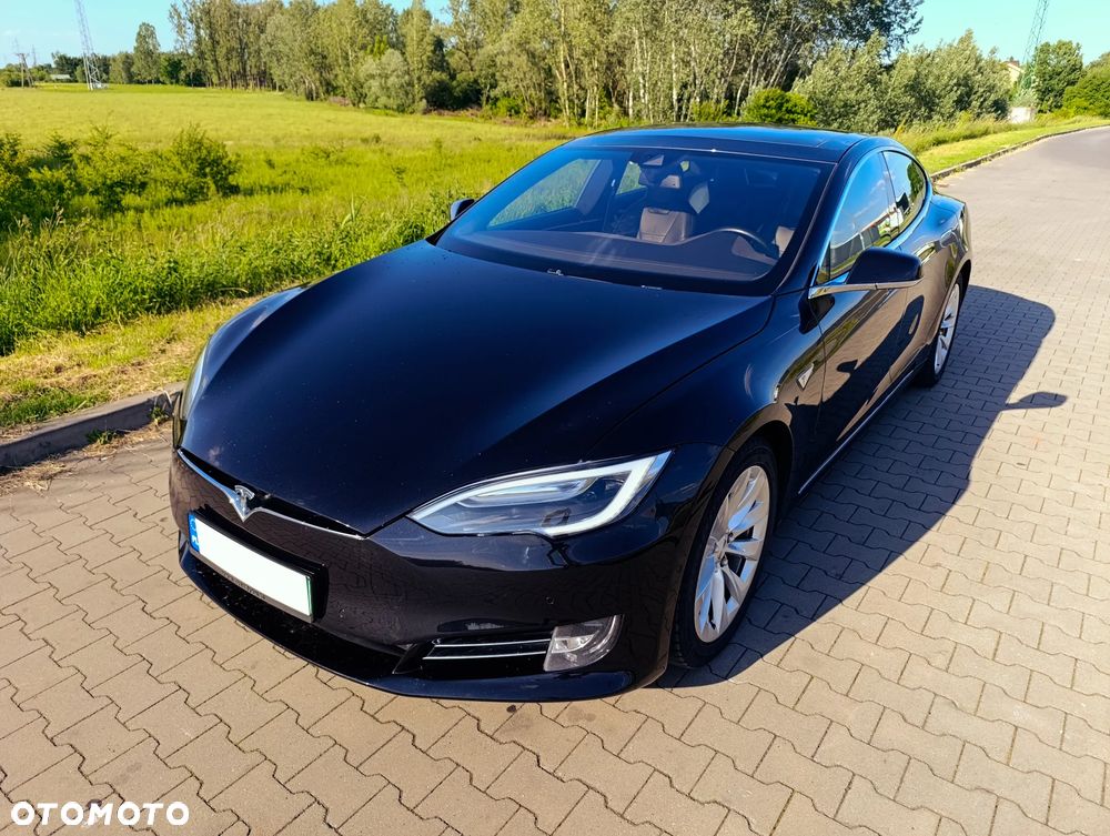 Tesla Model S - 15