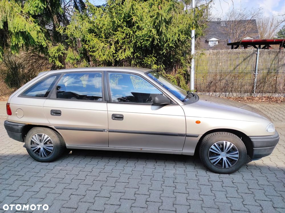 Opel Astra 1.4 Base - 5