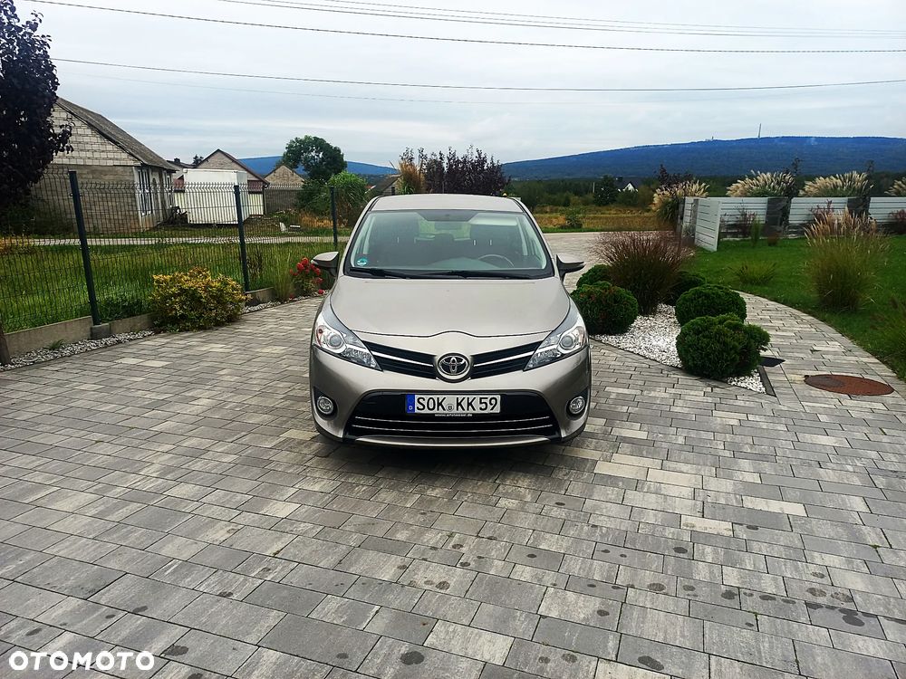 Toyota Verso 1.6 D-4D Prestige - 17