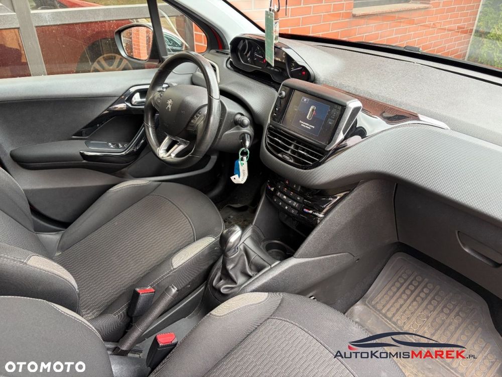 Peugeot 208 1.2 PureTech Style - 8