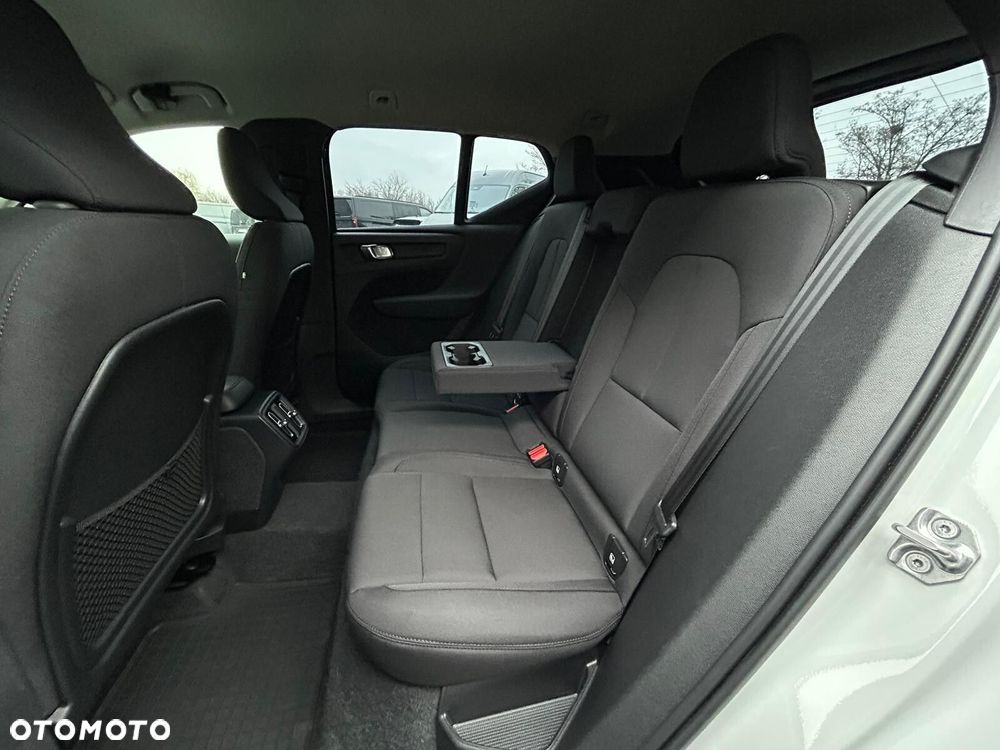 Volvo XC 40 T3 Momentum Pro - 18