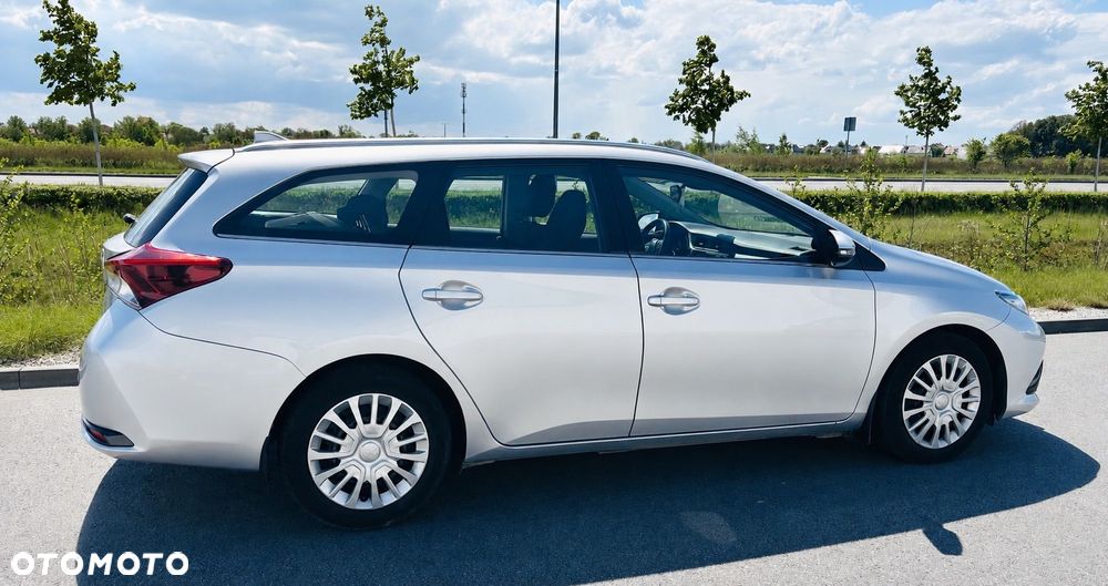 Toyota Auris 1.33 VVT-i Premium - 2