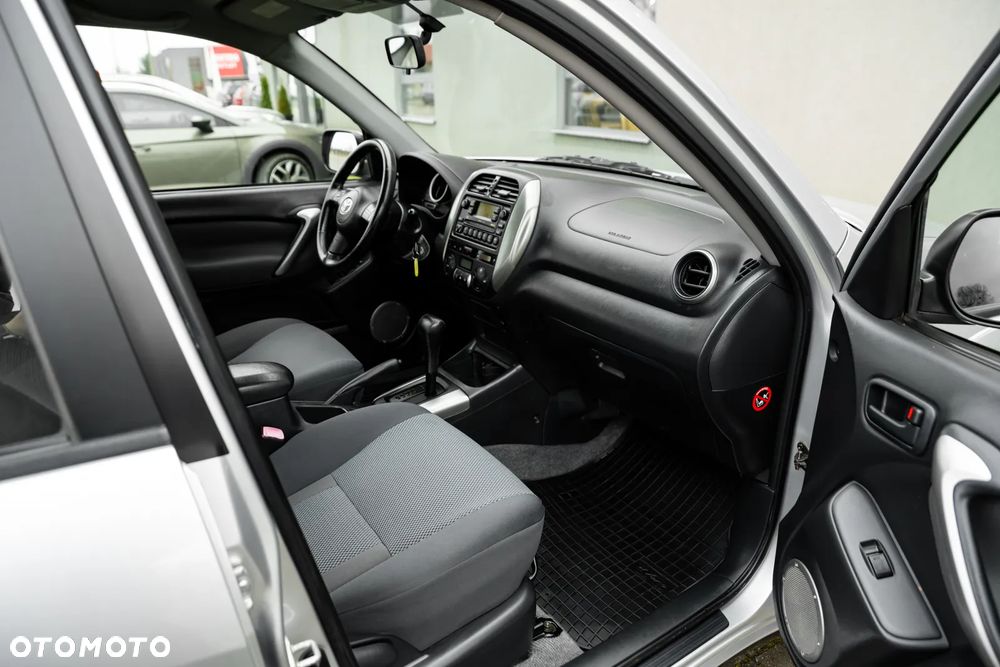 Toyota RAV4 2.0 VVT-i 4x4 - 17