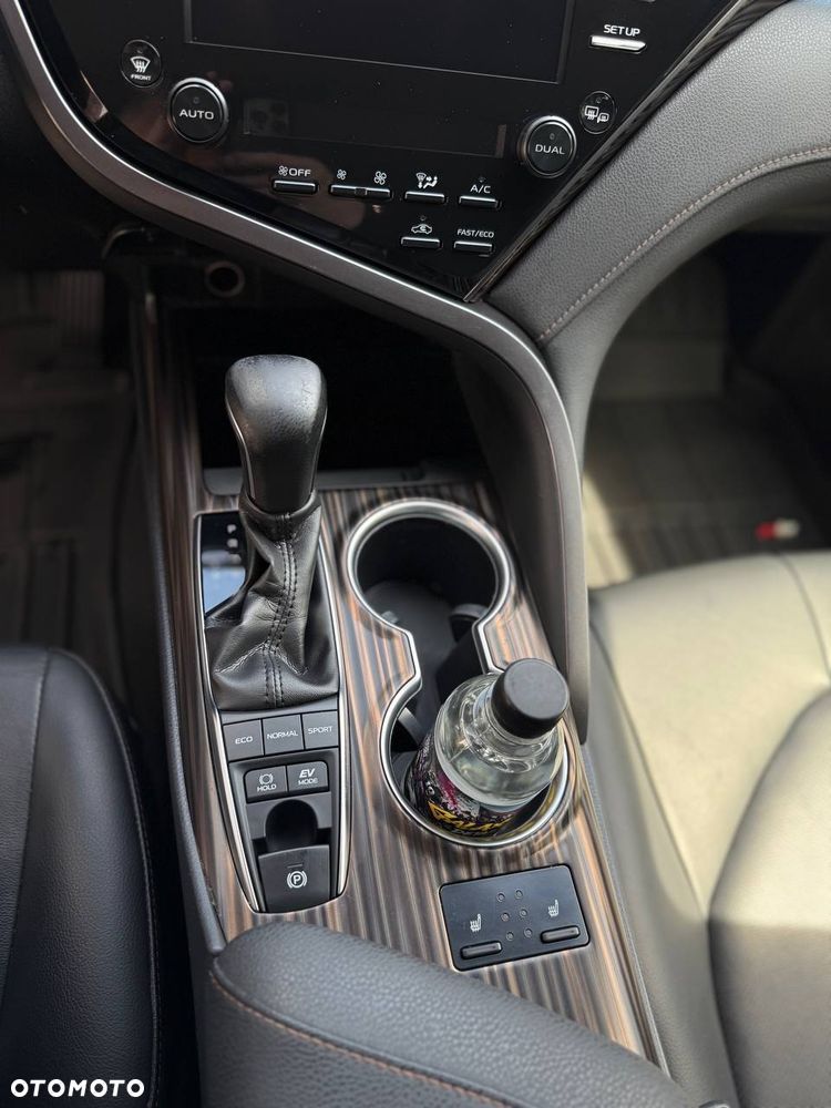 Toyota Camry Executive - 26