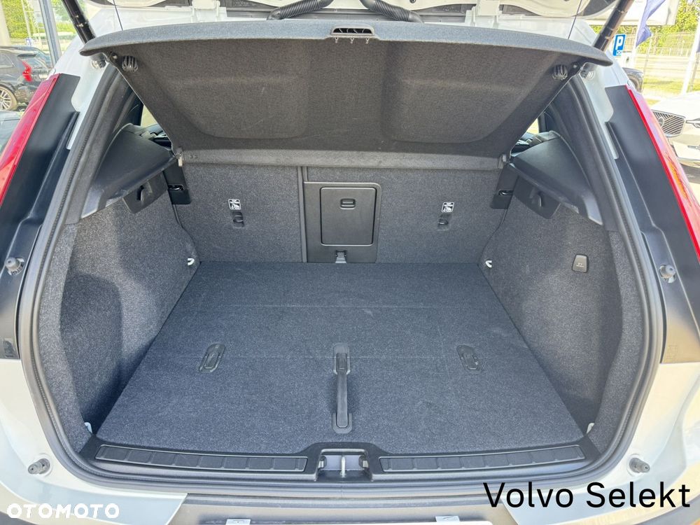 Volvo XC 40 B3 Plus Dark - 14