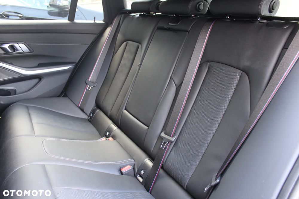 BMW M3 Competition xDrive sport - 8