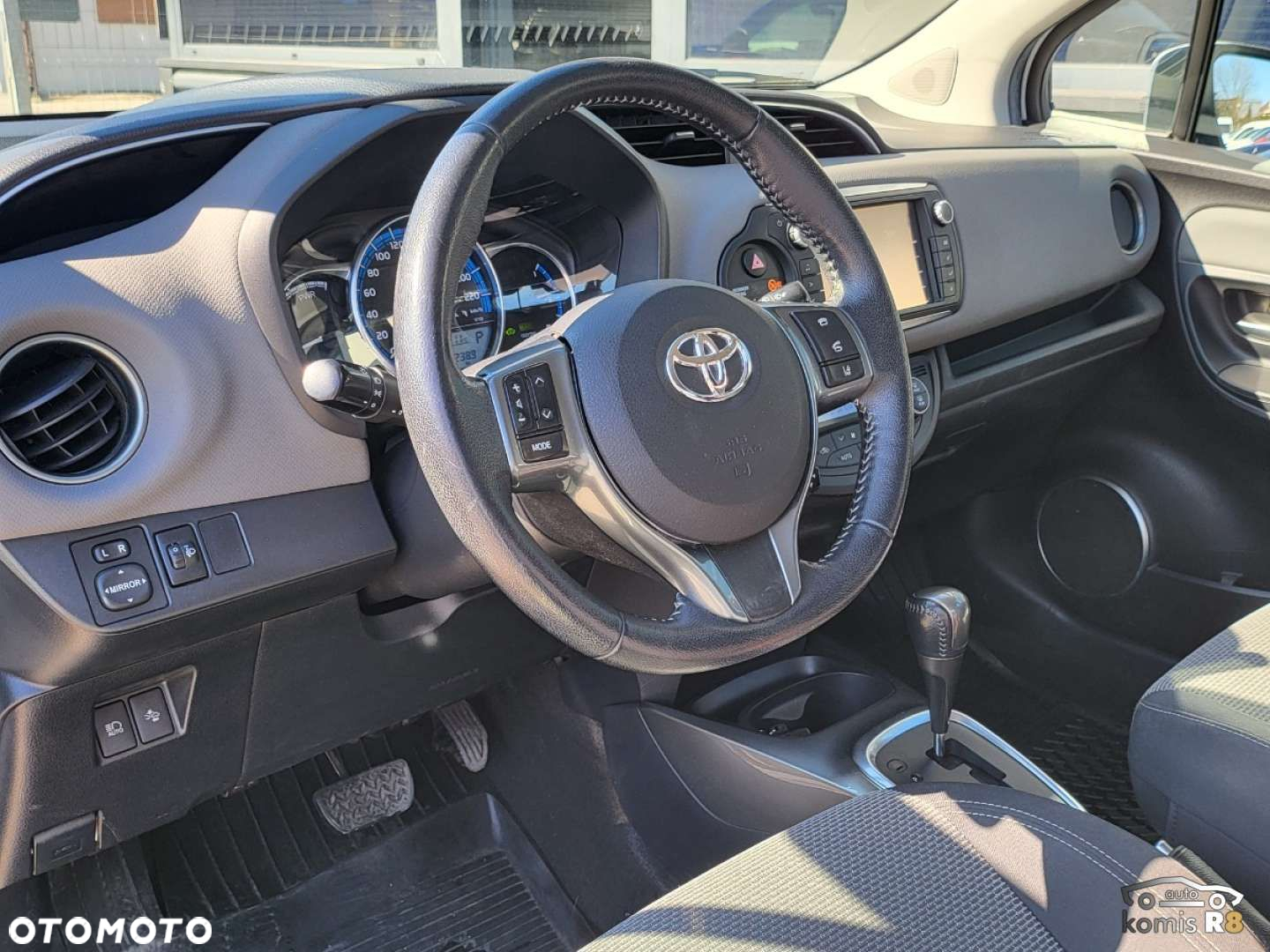 Toyota Yaris - 24