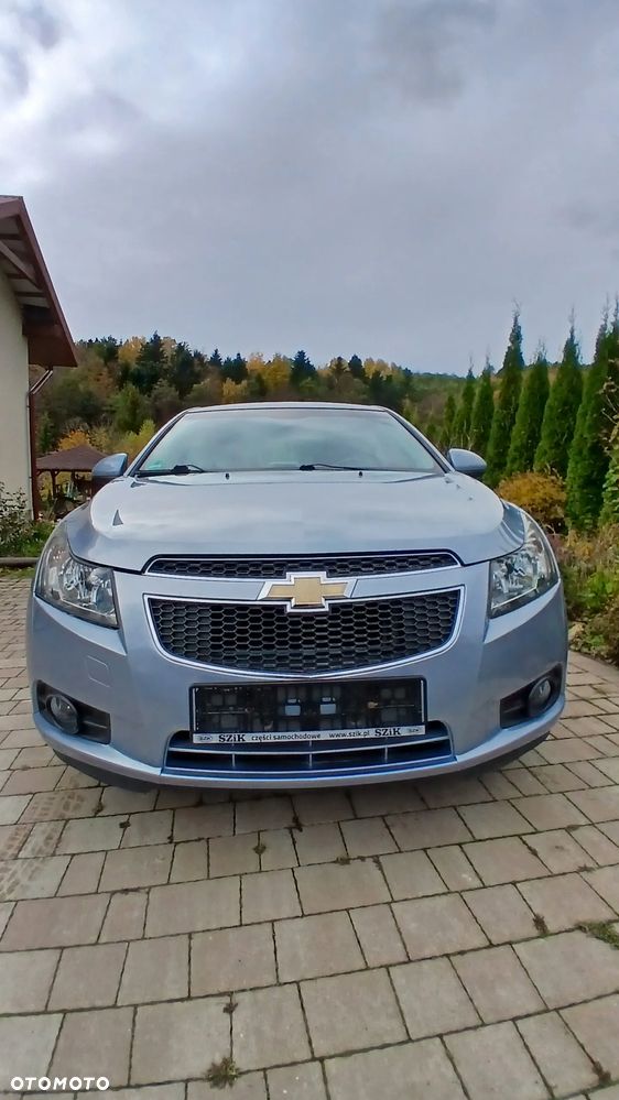 Chevrolet Cruze 1.6 - 12