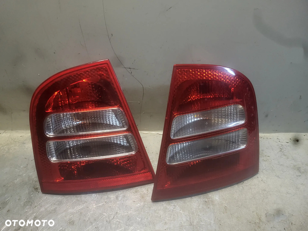 LAMPY TYŁ SKODA OCTAVIA I LIFT HB LEWA PRAWA TYLNIE