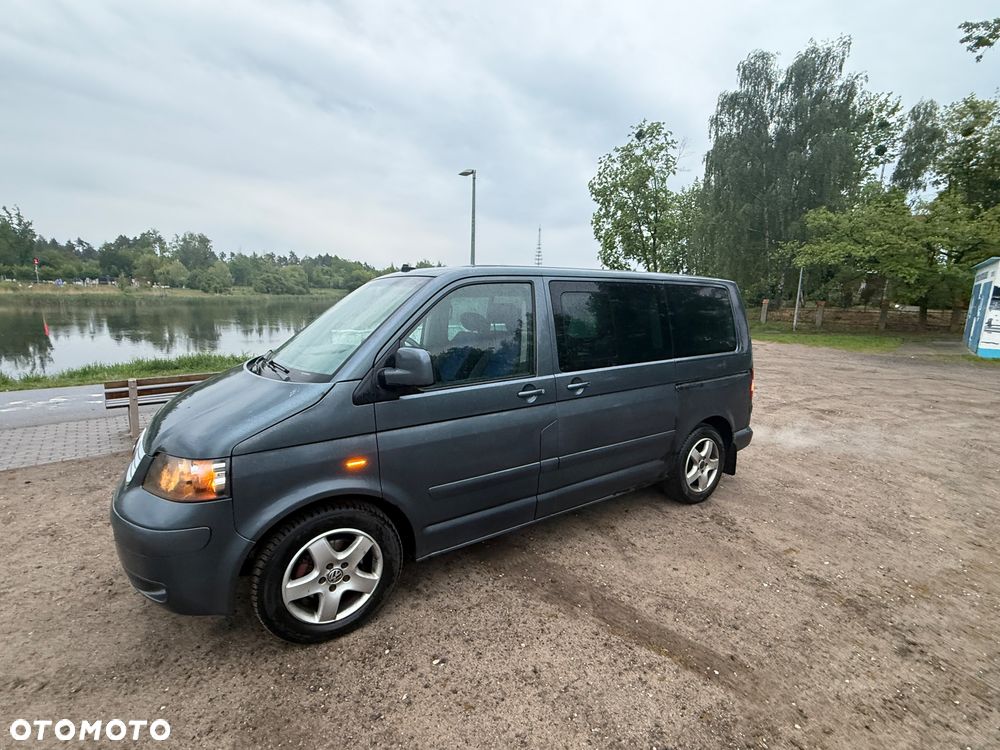 Volkswagen Multivan - 2