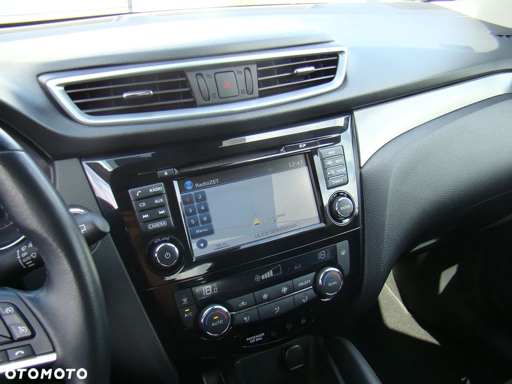 Nissan Qashqai 1.2 DIG-T N-Connecta EU6 - 27