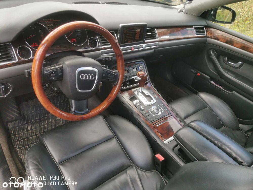 Audi A8 4.2 Quattro - 6