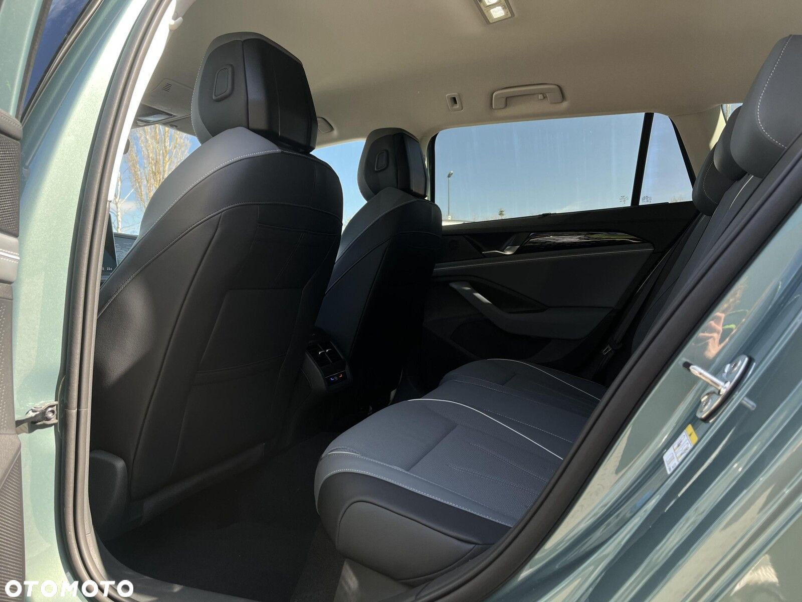 Volkswagen Passat 2.0 TDI SCR Elegance DSG - 21