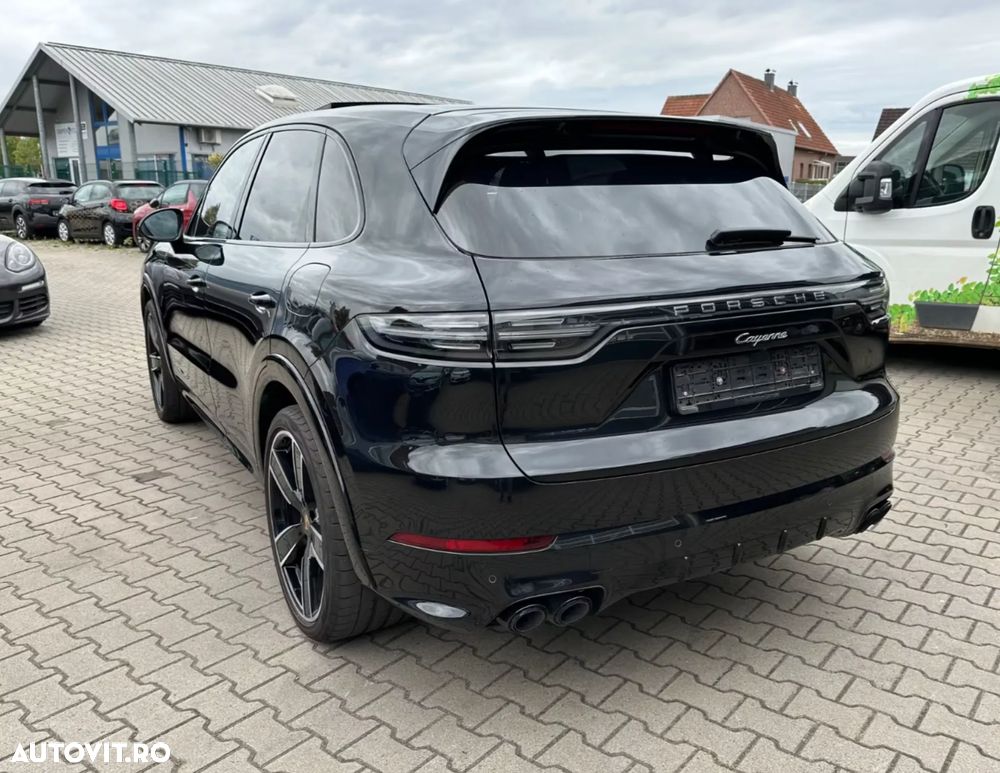 Porsche Cayenne - 5