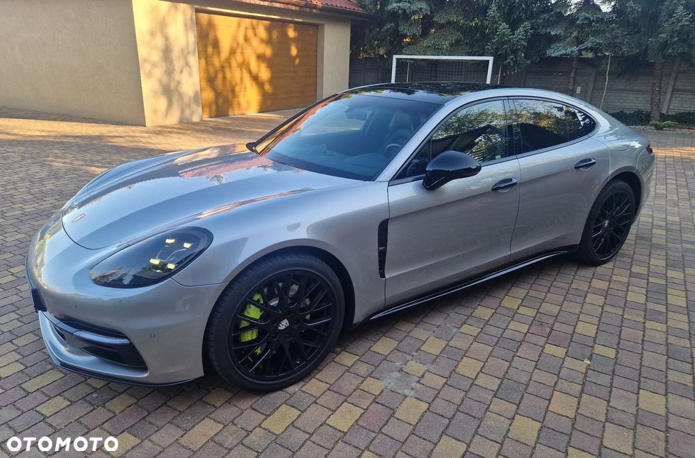 Porsche Panamera - 16